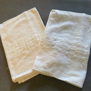 Vintage White Napkins set of 2